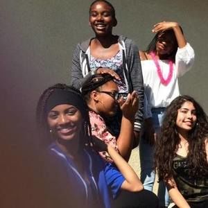 Meet your Posher, Dee